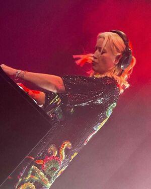 Denise Van Outen photo 237