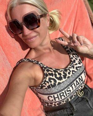 Denise Van Outen photo 245