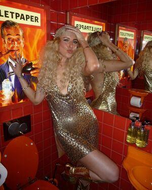 Denise Van Outen photo 256