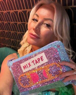 Denise Van Outen photo 260