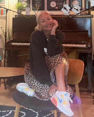 Denise Van Outen photo 268