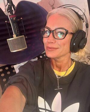 Denise Van Outen photo 269
