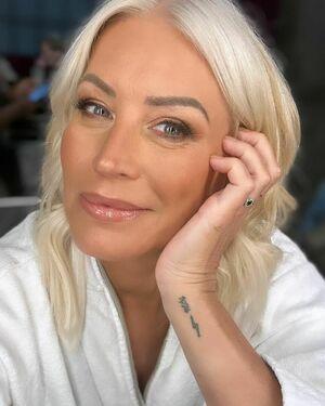 Denise Van Outen photo 301