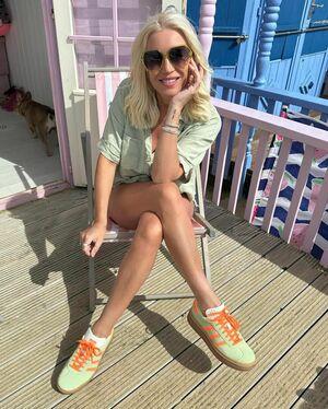 Denise Van Outen photo 306