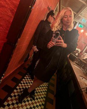Denise Van Outen photo 324