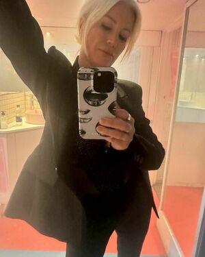 Denise Van Outen photo 332