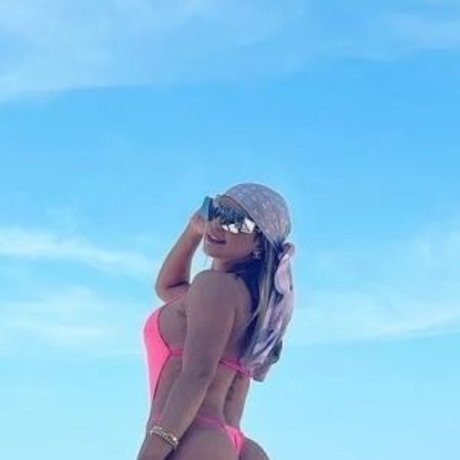 Deolane Bezerra photo 15