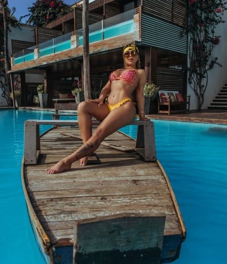 Deolane Bezerra photo 30