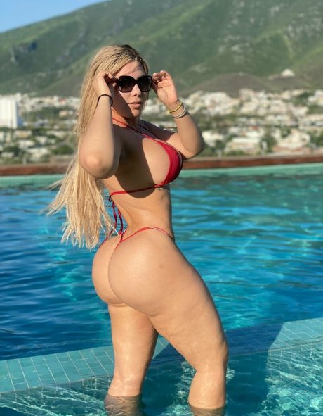 Desiree Gonzalez photo 56