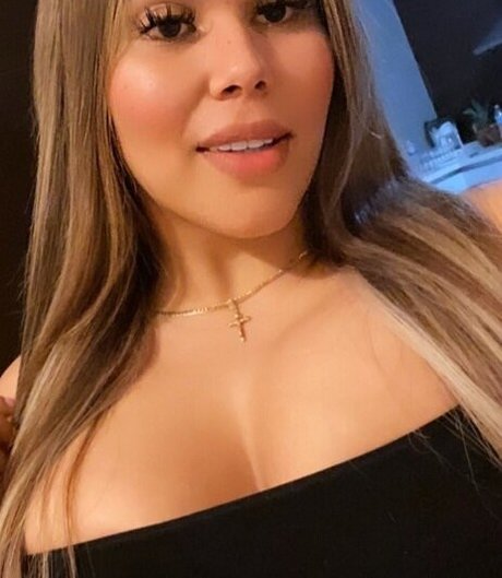 Desiree Gonzalez photo 77