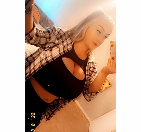 Destinee C photo 2