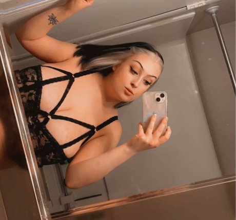 Destinee C photo 3