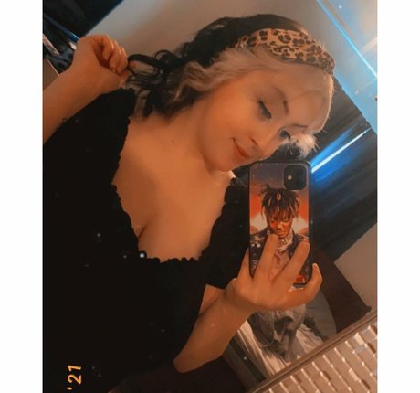 Destinee C photo 18