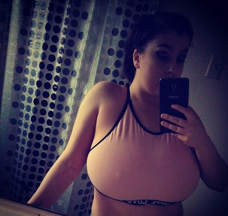 Destinee C photo 24