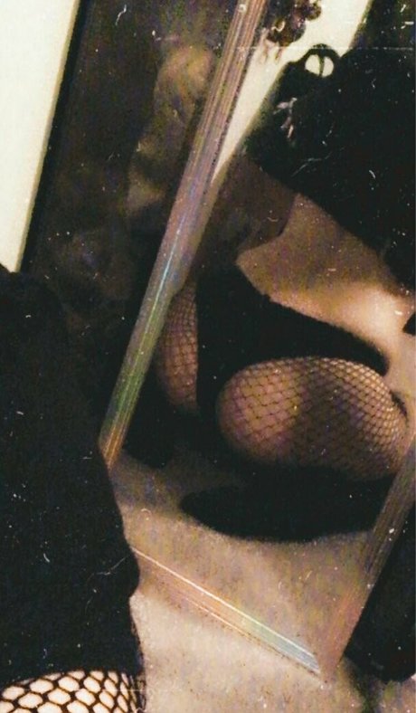 Deviouslilwolf photo 43