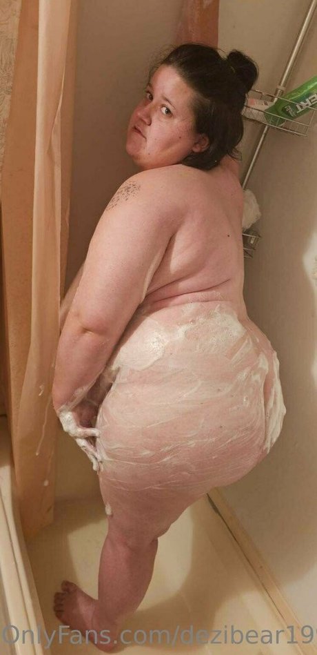 Dezibear1998 photo 6