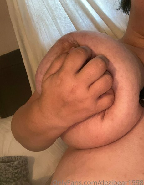 Dezibear1998 photo 20