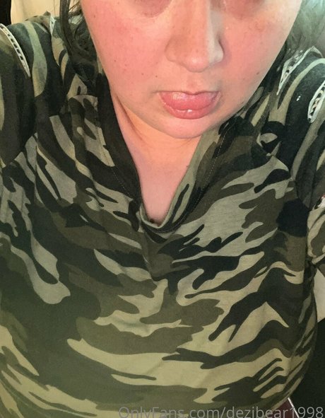 Dezibear1998 photo 24