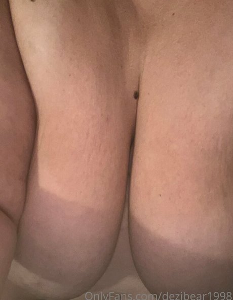 Dezibear1998 photo 40