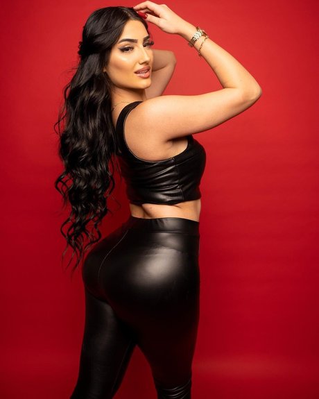 Diana Malchanovich photo 18