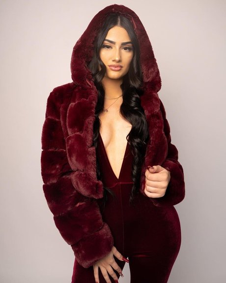 Diana Malchanovich photo 23