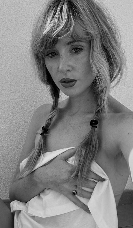 Diana Vickers photo 90