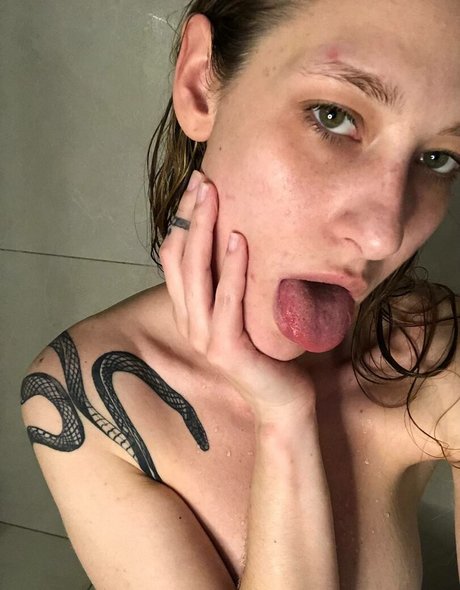 Dina Lewd photo 39