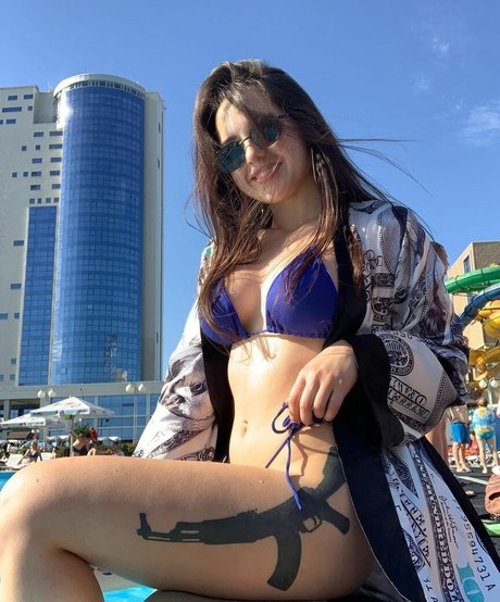 Dina Rodriguez photo 2