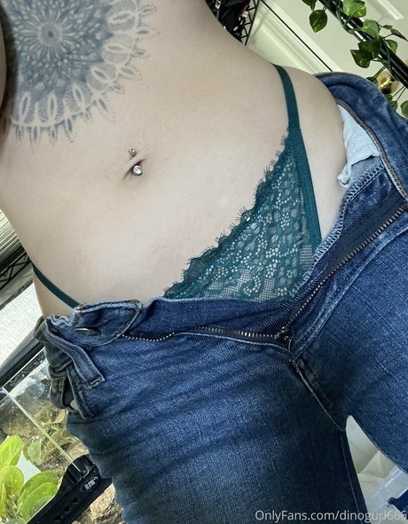 Dinogurl666 photo 19