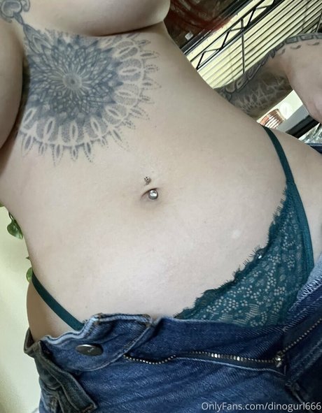 Dinogurl666 photo 20