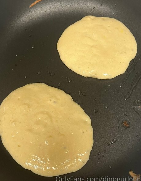 Dinogurl666 photo 81