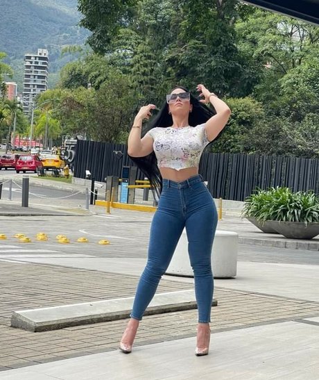 Diosa Canales photo 500