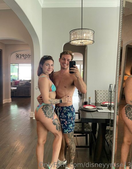 Disneyyrose13 photo 27