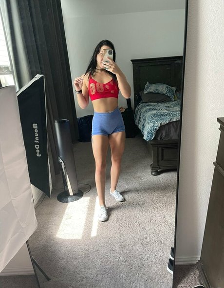 Disneyyrose13 photo 271