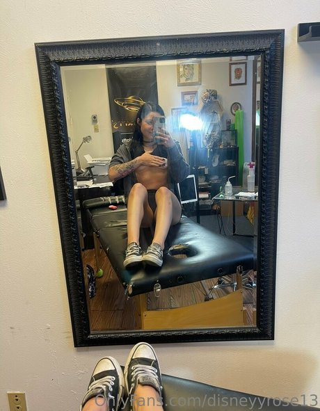 Disneyyrose13 photo 318