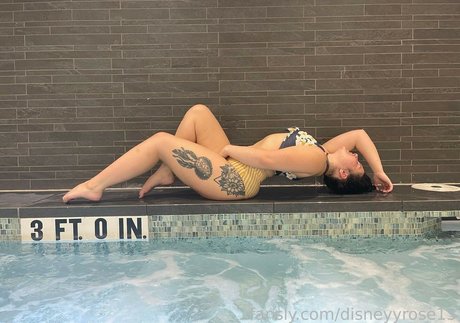 Disneyyrose13 photo 325