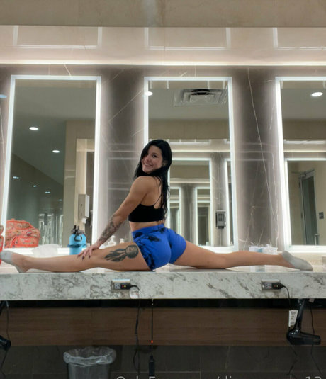 Disneyyrose13 photo 329