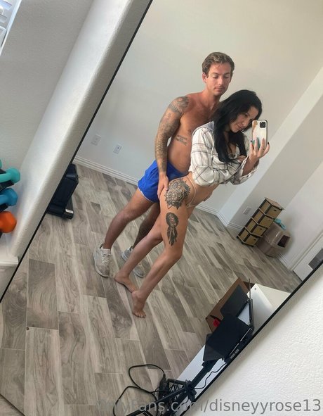 Disneyyrose13 photo 342