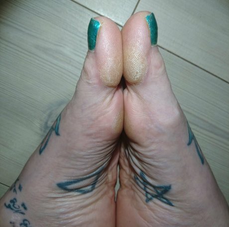 Ditteslegsandfeet photo 4