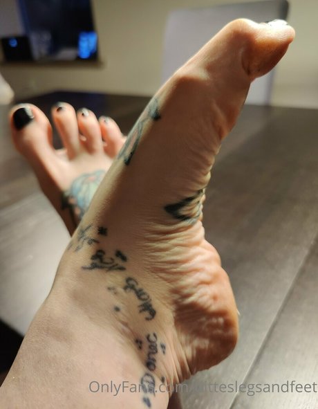 Ditteslegsandfeet photo 76