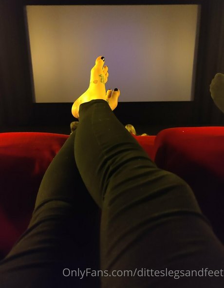 Ditteslegsandfeet photo 95