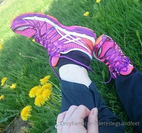 Ditteslegsandfeet photo 144