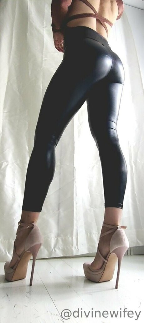 Divinewifeyfree photo 9