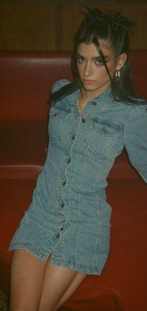 Dixie D'Amelio photo 61