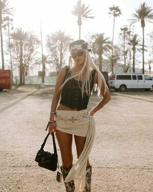 Dixie D'Amelio photo 585