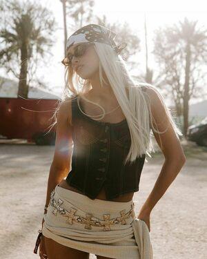 Dixie D'Amelio photo 586
