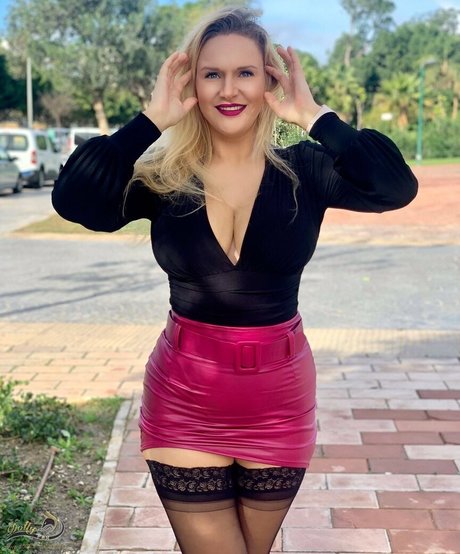Dolly Fox photo 9