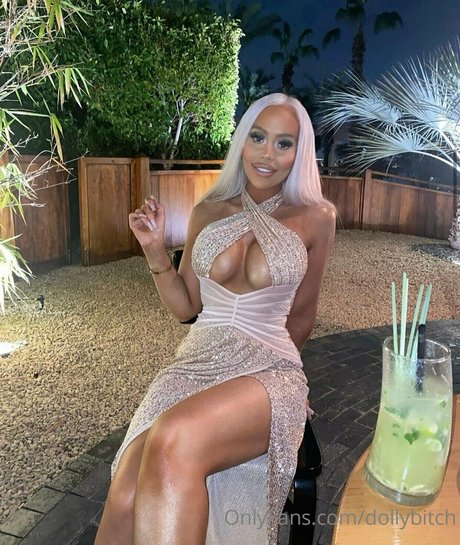 Dollybitch photo 102