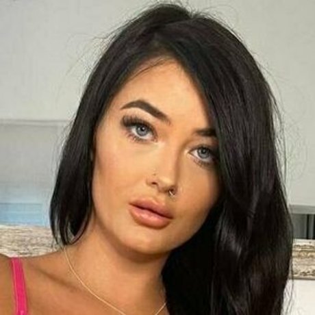 Dollybitch photo 103