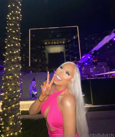 Dollybitch photo 209